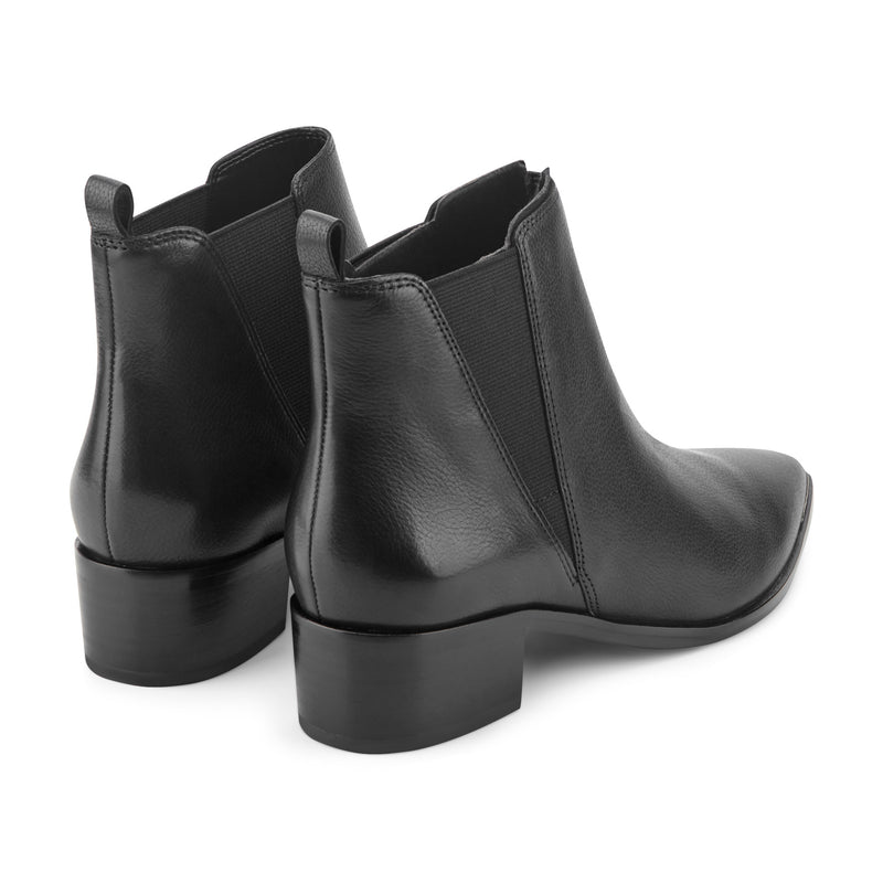 Yale Pointy Toe Chelsea Leather Bootie